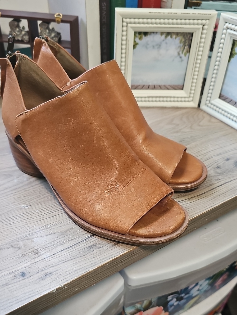 Sofft Women's Open-Toe Leather Sandal Bootie in Tan 7.5